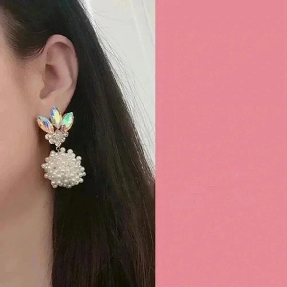 NWT Statement Earrings - Picture 3 of 3